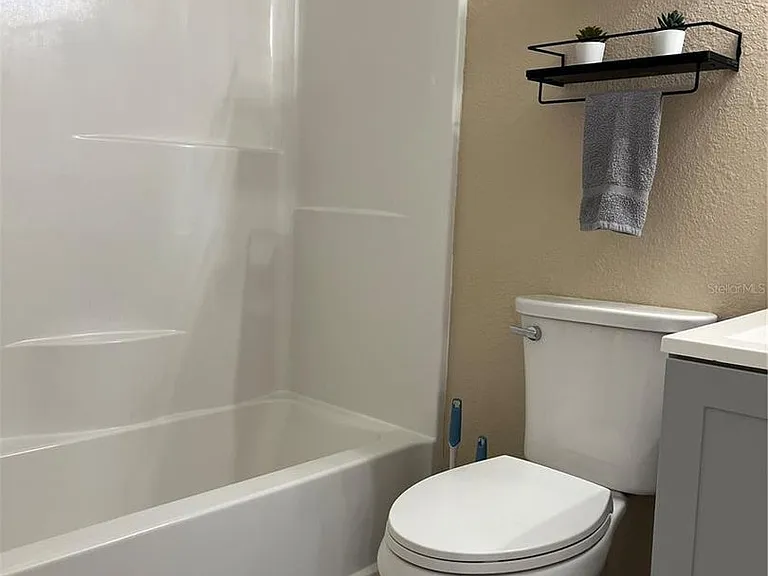 211 Thorn Tree Pl — Photo 31