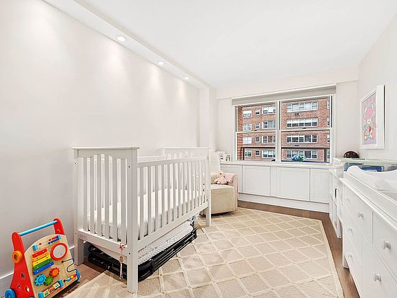 5th image of 300 E 71st St APT 8H