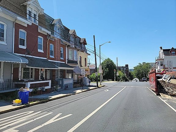 5th image of 207 N 2nd St