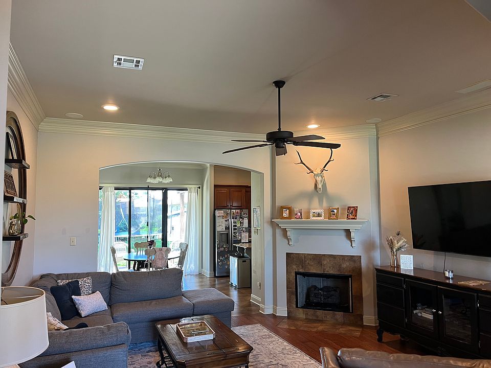 1st image of 310 Bluebonnet Dr