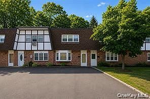 1st image of 7 Roundtree Ct