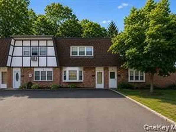 7 Roundtree Ct, Beacon, NY 12508