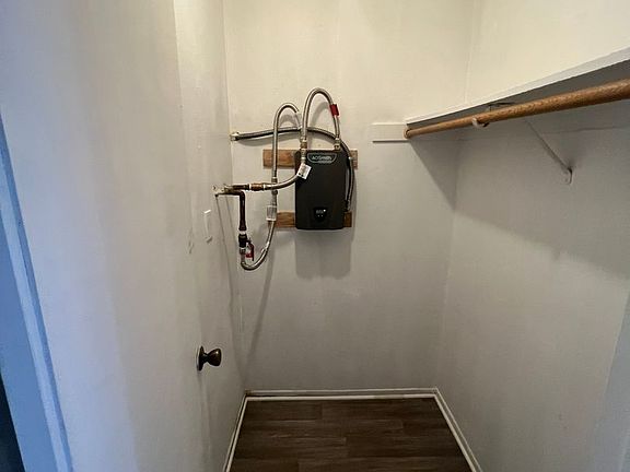 3rd image of 154 S Hemlock St APT 5