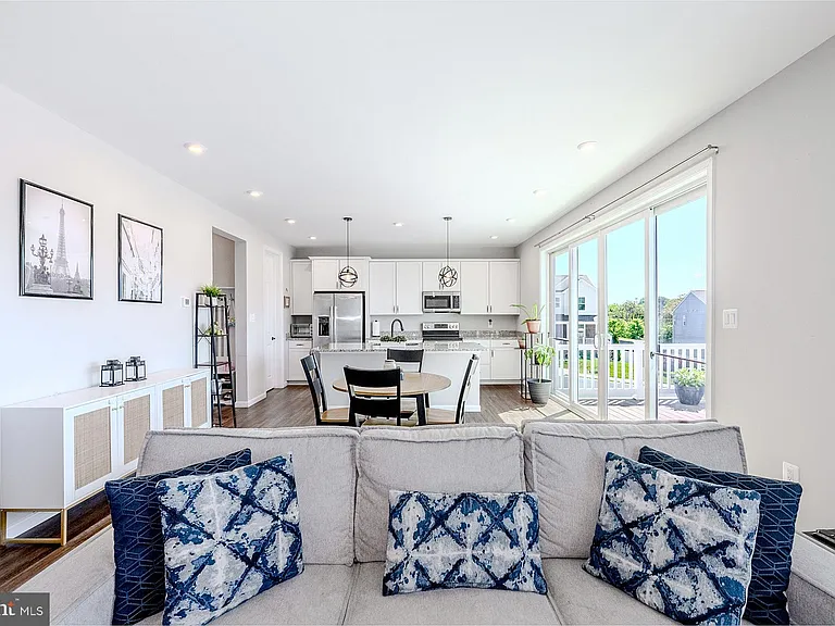 324 Cedar Spring Dr — Photo 14