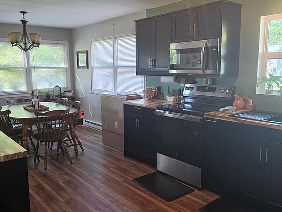 3rd image of 723 Saint Charles St