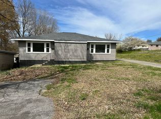 306 W 14th St, Benton, KY 42025