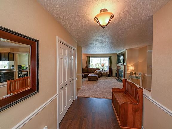 3rd image of 2173 Woodlawn Cir