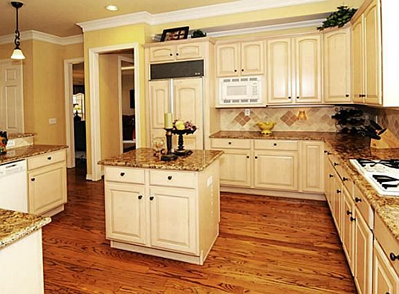 2nd image of 2623 Woods Ln