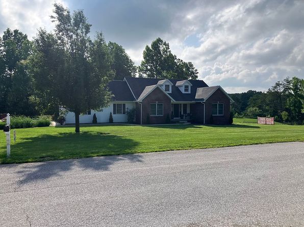 741 Pinewood Dr
