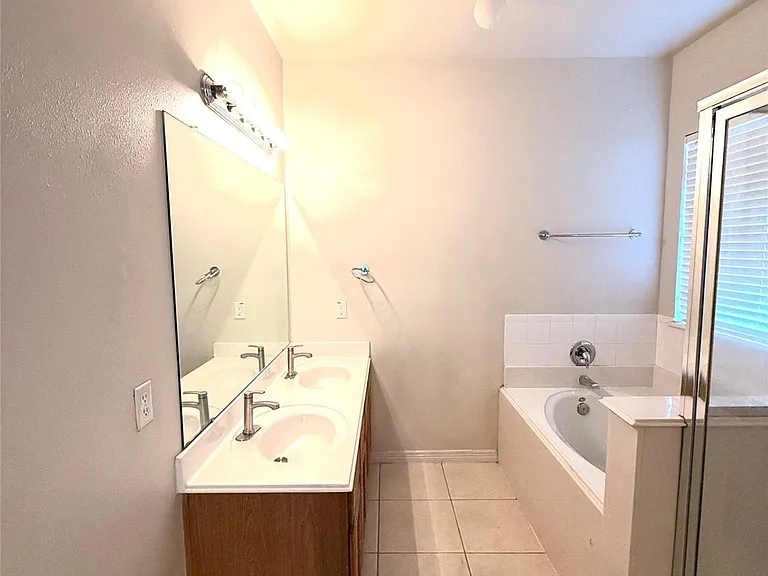 2207 Donrel Way — Photo 10
