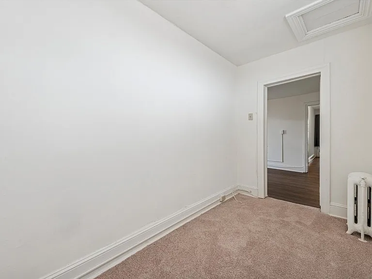 402 N Church St — Photo 11
