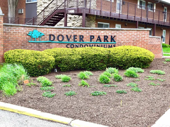 1900 W Knightsbridge Dr APT 1B, Mount Prospect, IL 60056