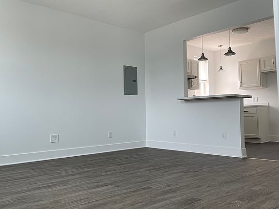 3rd image of 2512 State St