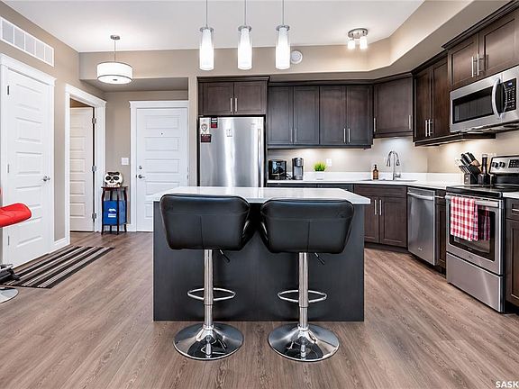 3rd image of UNIT 305-423 Nelson ROAD