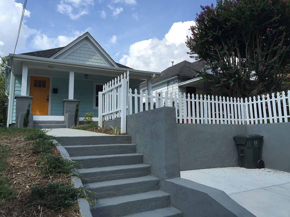 2nd image of 1748 Kilauea Ave