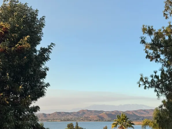 17530 Hayes Ave, Lake Elsinore, CA 92530