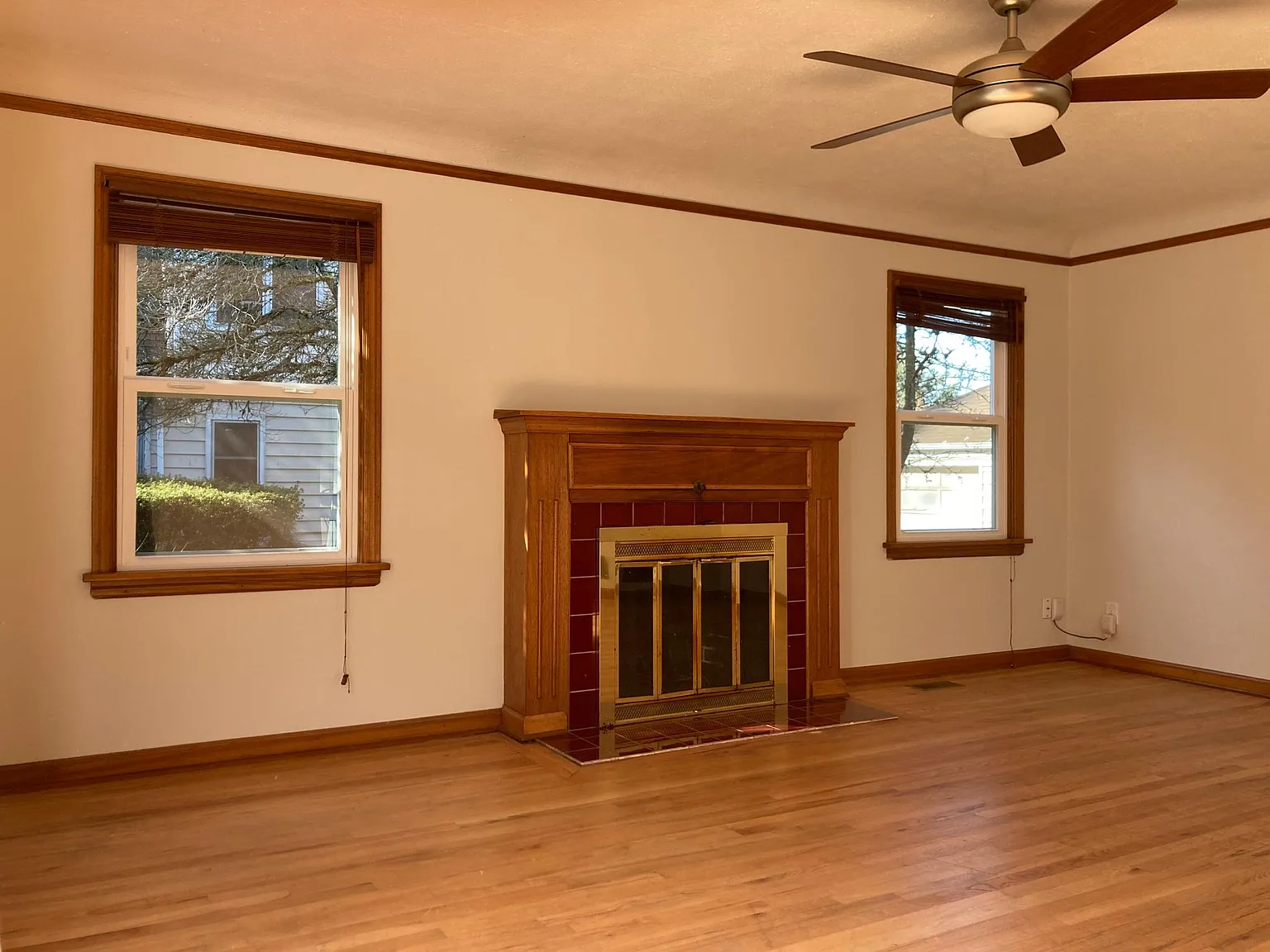 3 bed, 1950 sqft, $3,330 — Photo 4