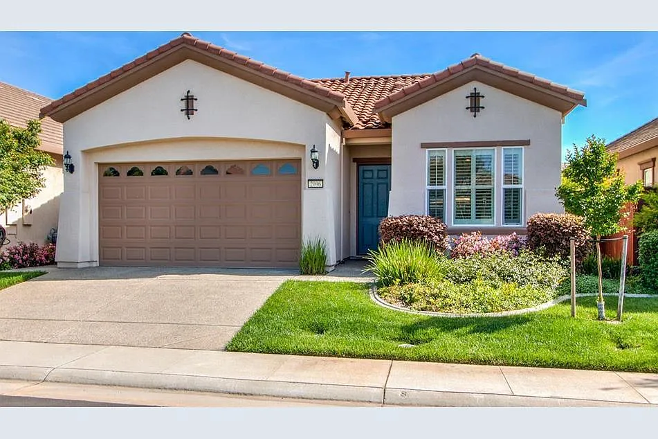 2096 Xavier Ln photo 1