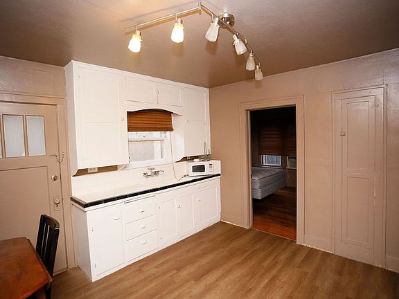 4th image of 408 1/2 W Luckey St