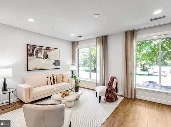 625 Slaters Ln #107, Alexandria, VA 22314