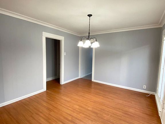 5th image of 6022 6th Ave