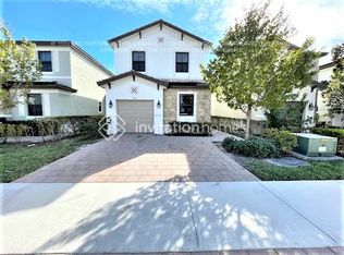 3430 W 110th St, Hialeah, FL 33018