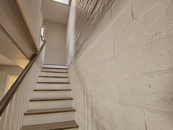 5th image of 451 Dela Vina Ave APT 206