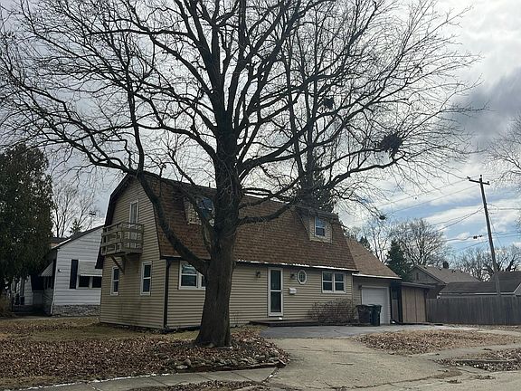 3rd image of 210 Dodge Ave