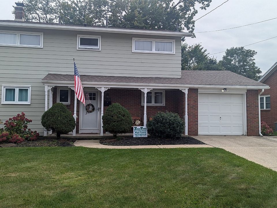 1st image of 1569 W 41st St