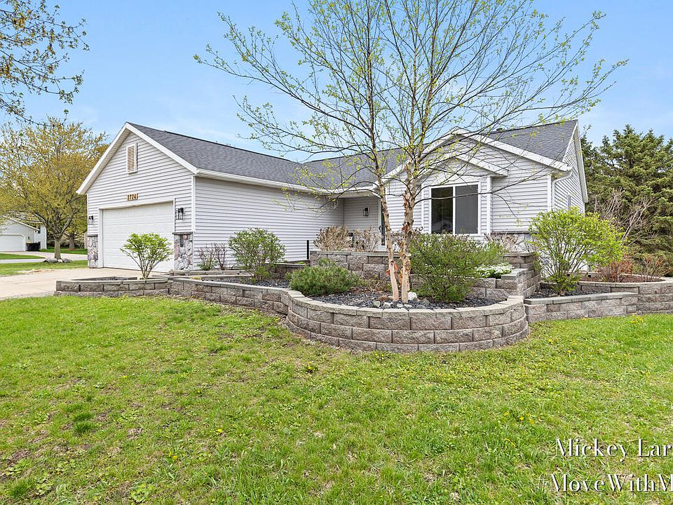 1st image of 3724 Brookfield Dr