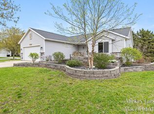3724 Brookfield Dr, Hudsonville, MI 49426