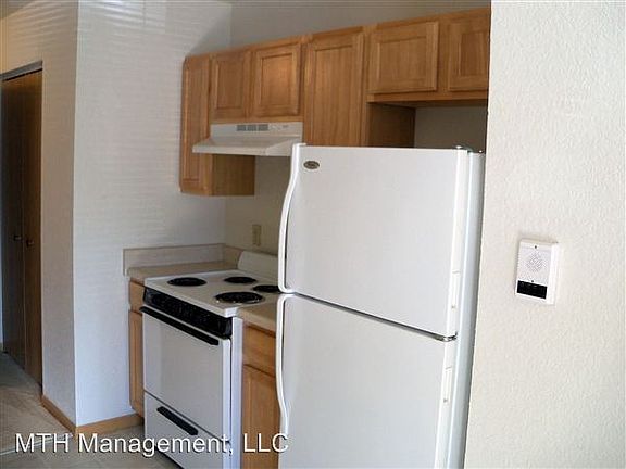 3rd image of 509 S Pine River St #4211462