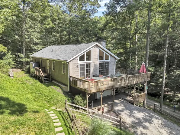 1893 Beaver Ln, Sugar Grove, OH 43155