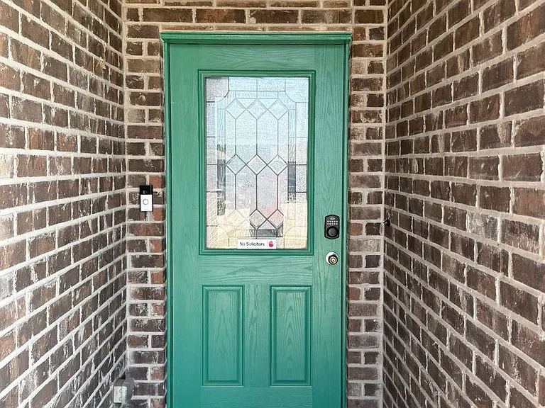3505 Moline Cir — Photo 2
