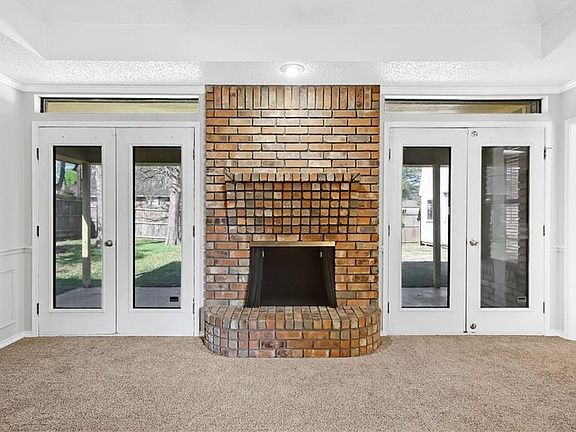 5th image of 1067 N Woodcrest Dr