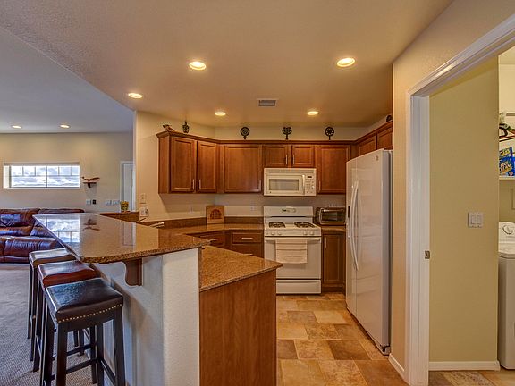 5th image of 1975 Blooming Hills Dr Unit 211