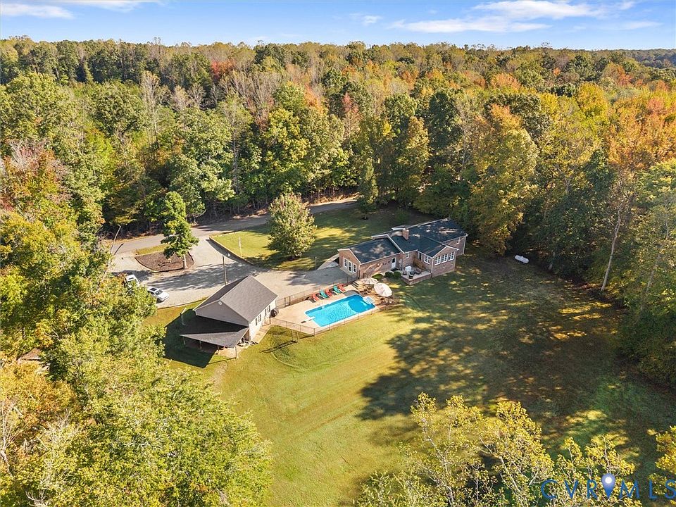 1st image of 6085 Tucker Rd