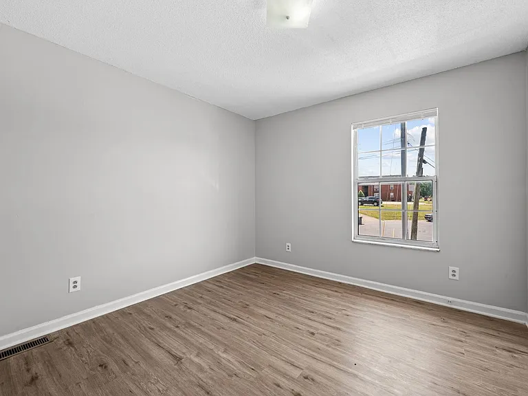 240 Timber Lake Dr — Photo 14