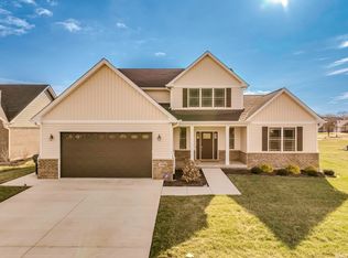 1104 N Wild Pine Dr, Yorktown, IN 47396