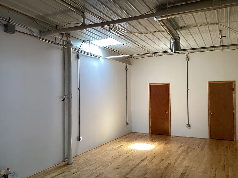 301 Henderson Ave — Photo 4