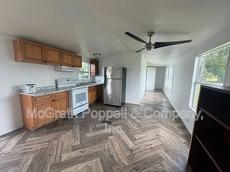 2 bed, 2.0 bath, $1,600 — Photo 4