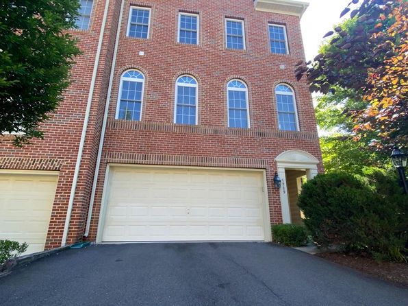 5989 Meadow Brook Dr