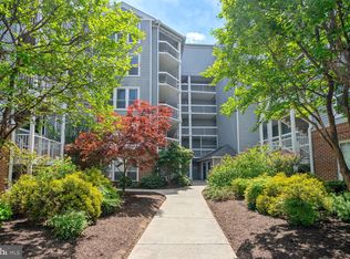 3178 Summit Square Dr #3-C9, Oakton, VA 22124