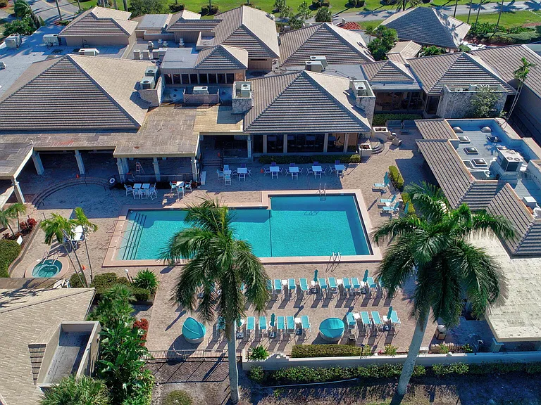 21211 Lago Cir #C — Photo 2