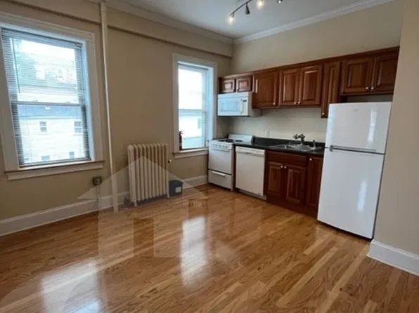 884 Massachusetts Ave #217, Cambridge, MA 02139