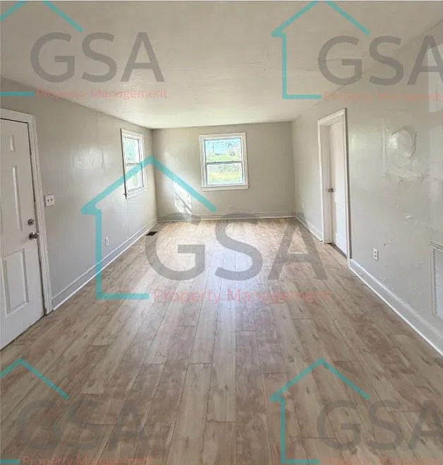 2 bed, 700 sqft, $1,000 — Photo 2