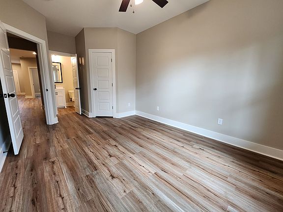 3rd image of 2312 Lavern St #1