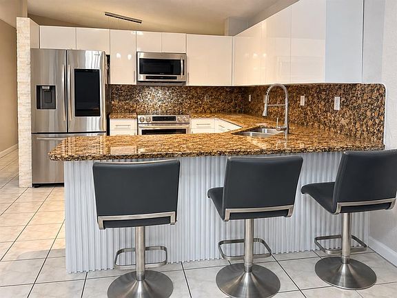 3rd image of 18398 SW 135TH AVENUE