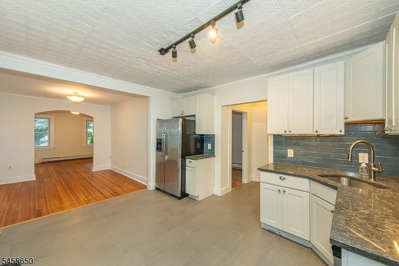 43 Walnut Cres #1