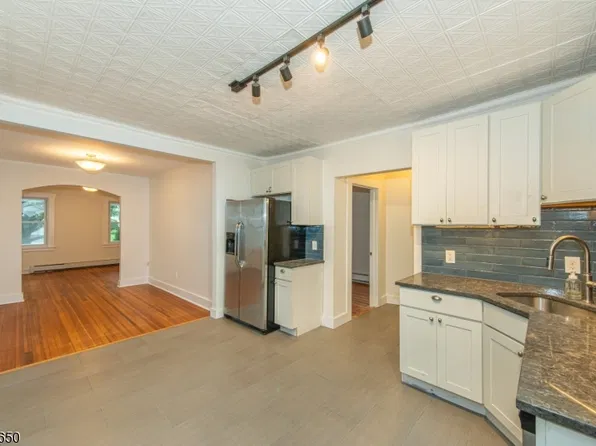 43 Walnut Cres #1, Montclair, NJ 07042
